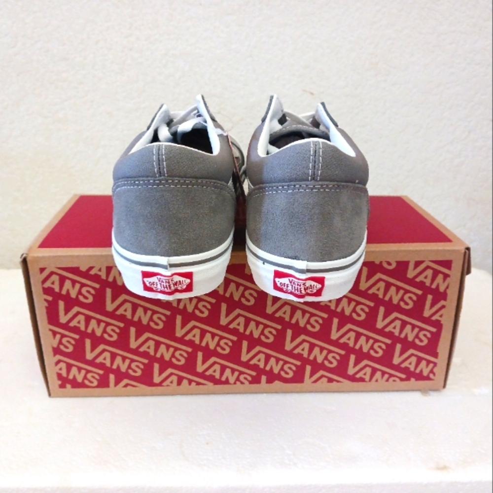 Vans - Picture 3 of 4